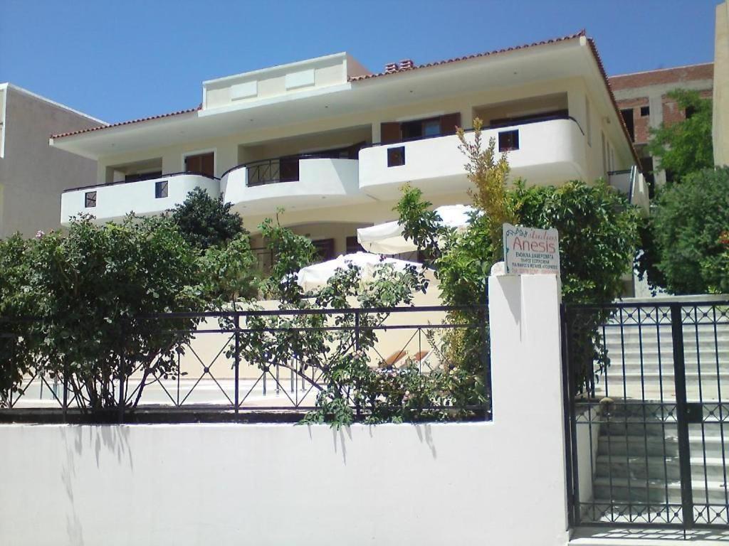 Anesis Apartments Agia Marina  외부 사진