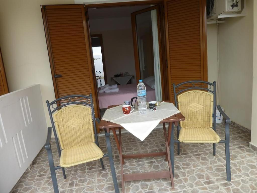 Anesis Apartments Agia Marina  외부 사진