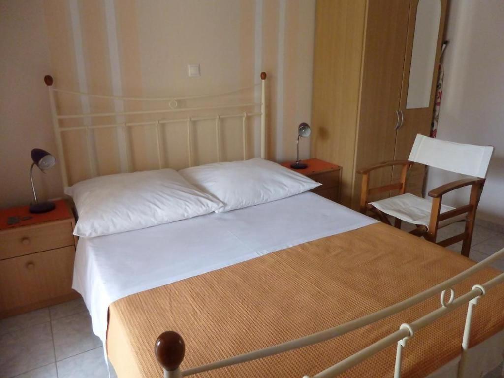 Anesis Apartments Agia Marina  외부 사진