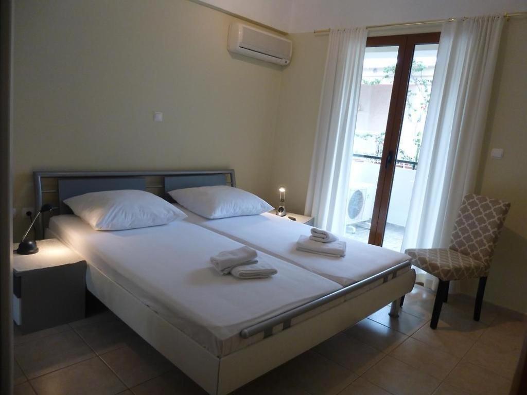 Anesis Apartments Agia Marina  외부 사진